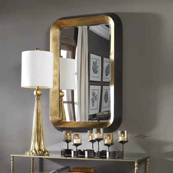 stagedmirror_NIV