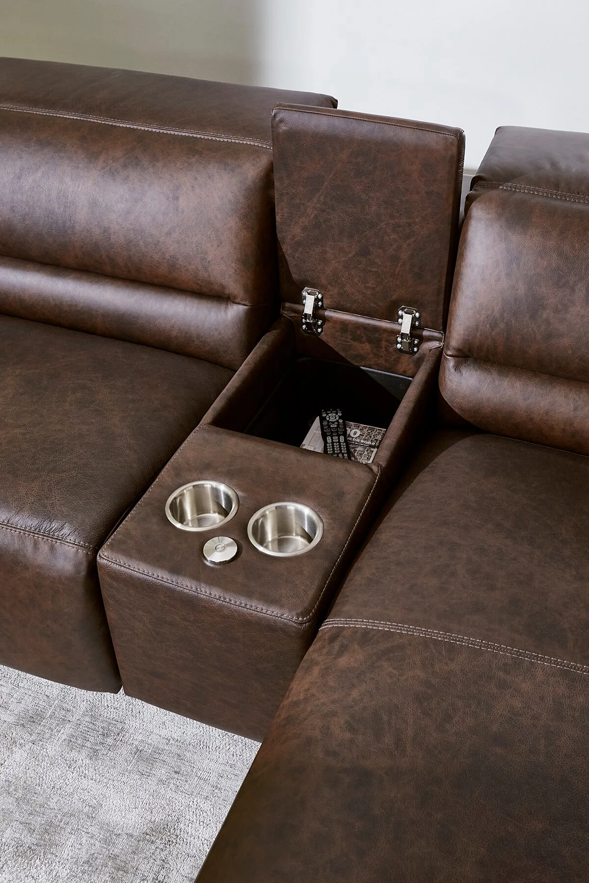 1200x4096r0-4 closeup of middle console with storage compartment opened